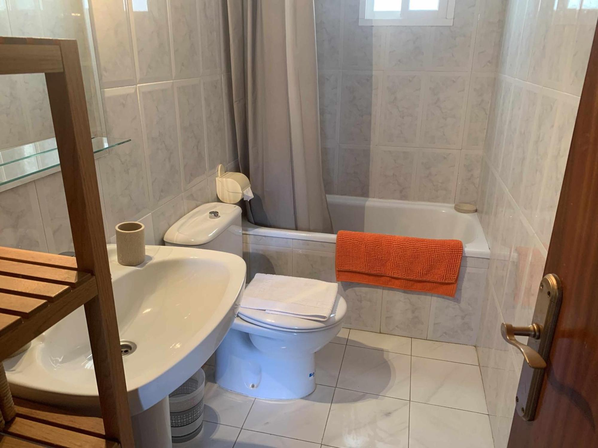Casa Kaluel Adosado Blanco Villa Нерха Екстериор снимка