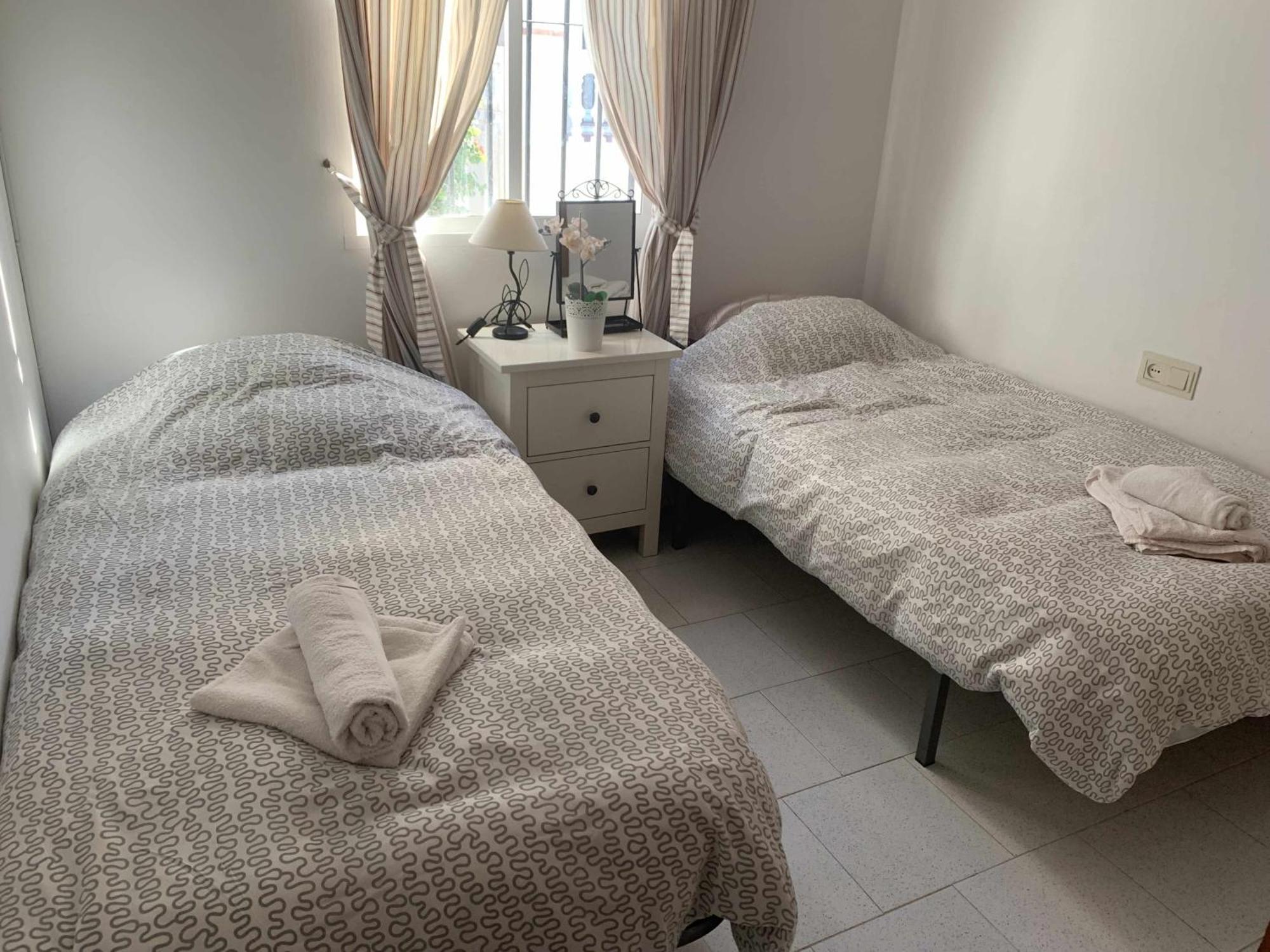 Casa Kaluel Adosado Blanco Villa Нерха Екстериор снимка